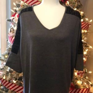 Lace 3/4 sleeve v-neck sweater